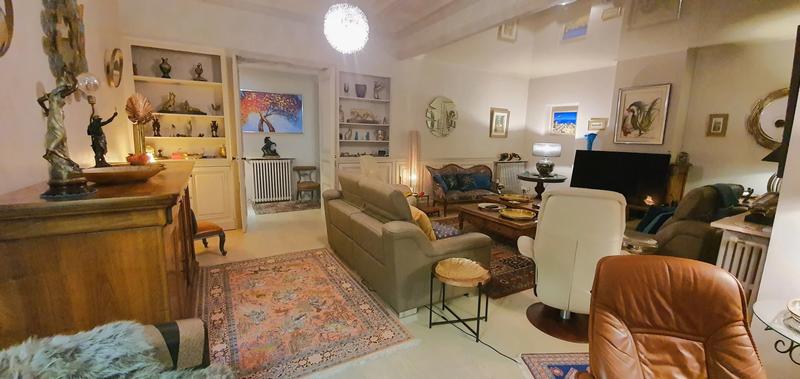 Appartement - 196 m² - 6 pièces