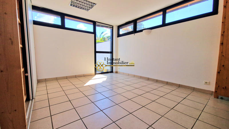 Local d'activités - 209 m² - 7 pièces