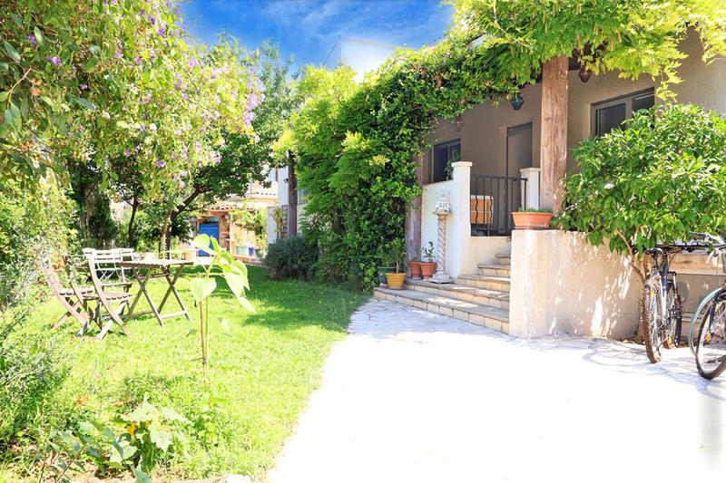 Maison - 285 m² - 15 pièces