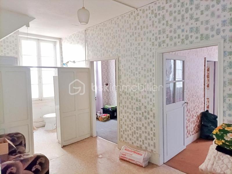 Maison - 240 m² - 6 pièces