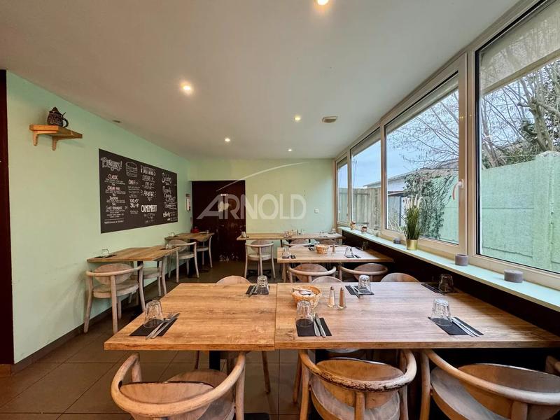 Local commercial - 8 pièces