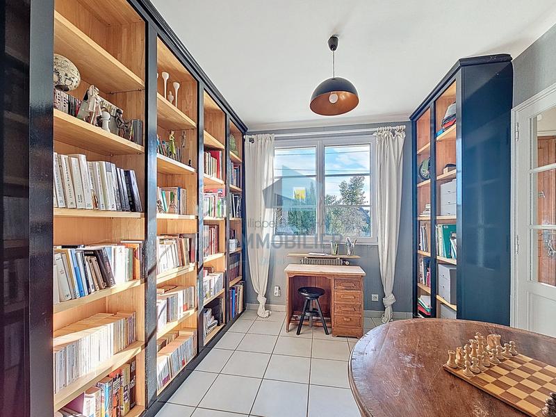 Maison - 169 m² - 9 pièces