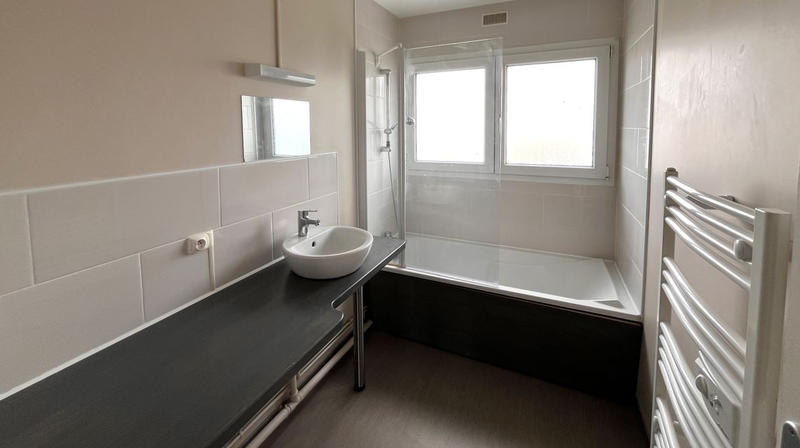 Appartement - 92 m² - 5 pièces