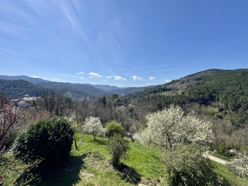 Maison - 137 m² - 7 pièces