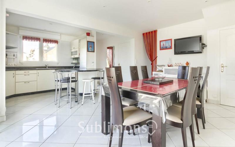 Maison - 160 m² - 8 pièces