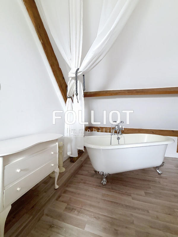 Maison - 186 m² - 7 pièces