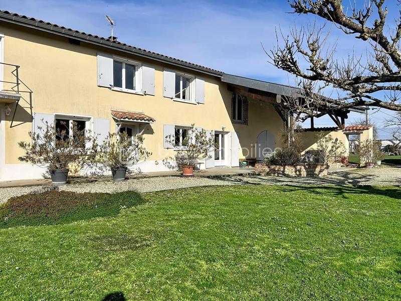 Corps de ferme - 300 m² - 8 pièces