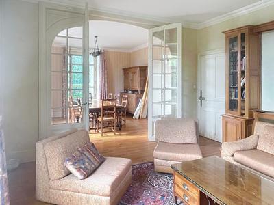 Maison - 329 m² - 11 pièces