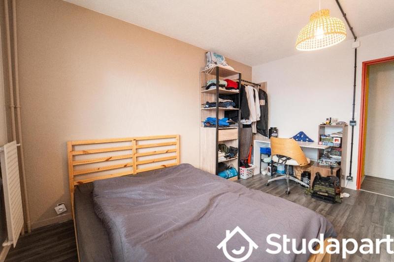 Chambre - 11 m² - 1 pièce