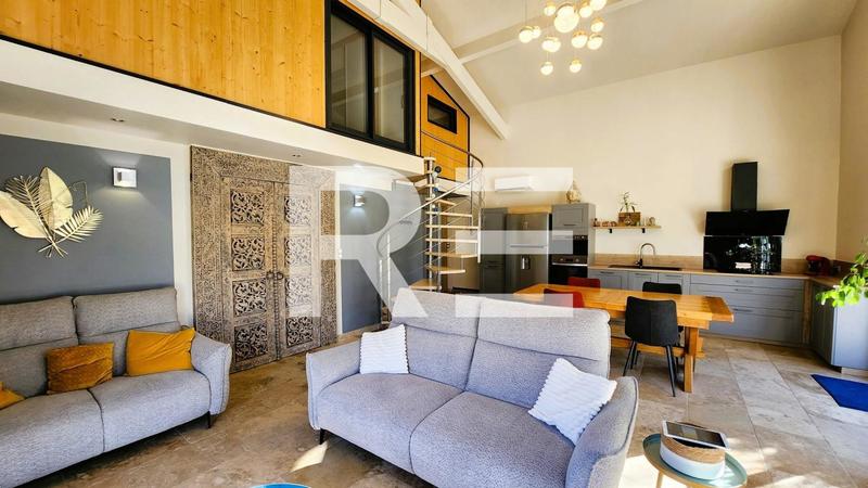 Propriété - 393 m² - 15 pièces