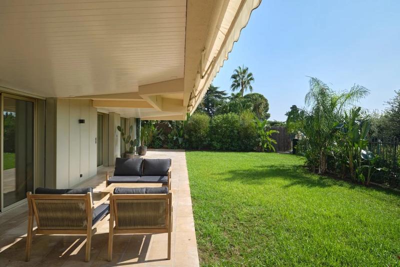 Villa - 315 m² - 7 pièces