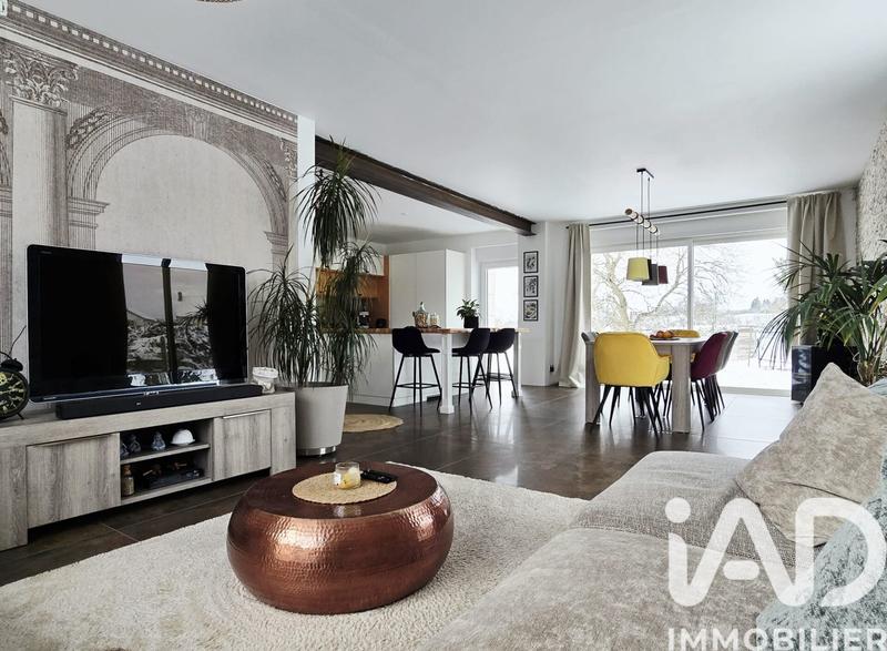 Maison - 235 m² - 7 pièces