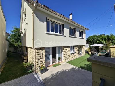 Maison - 185 m² - 7 pièces