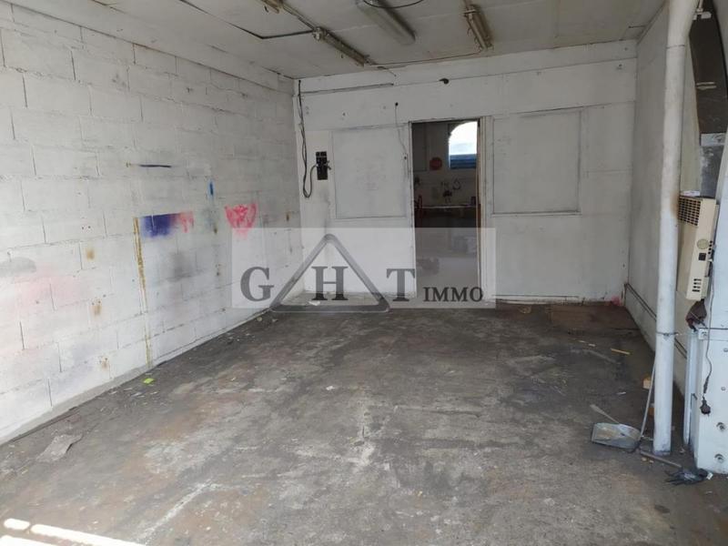 Entrepôt - 2 150 m²