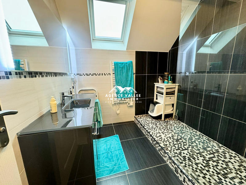 Appartement - 83 m² - 4 pièces