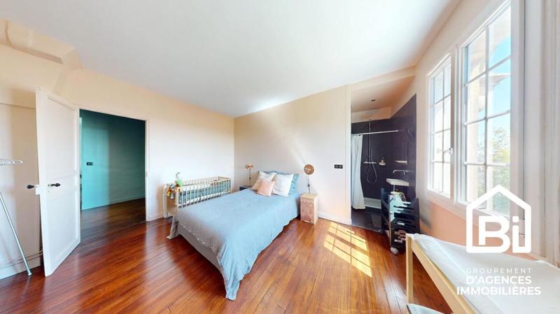 Appartement - 122 m² - 5 pièces