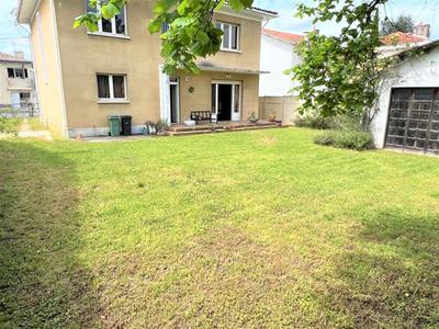Maison - 228 m² - 6 pièces