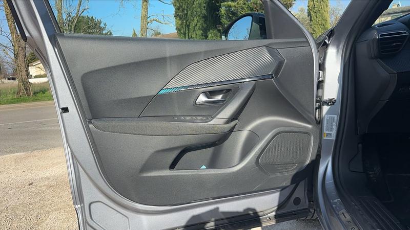 Peugeot 2008 II 1.2 PureTech 130 Eat8 Style