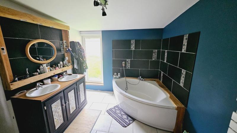 Corps de ferme - 222 m² - 9 pièces