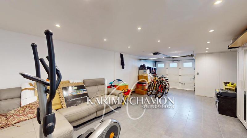 Pavillon - 240 m² - 6 pièces