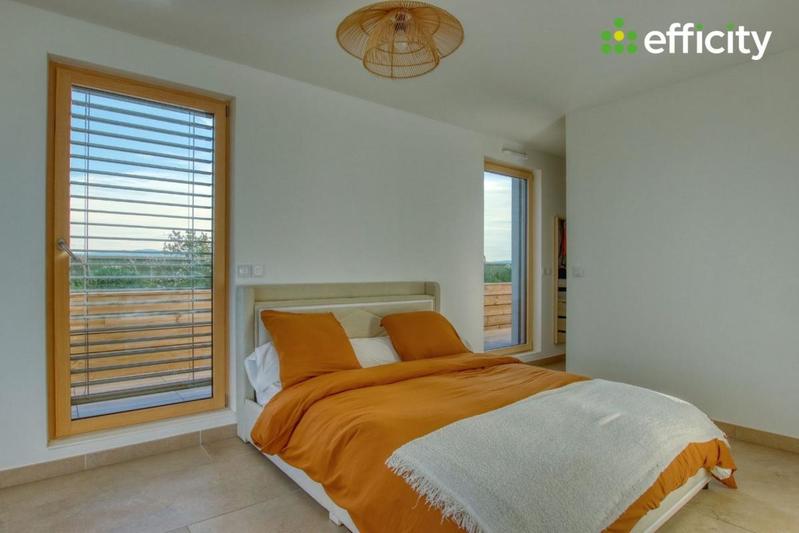 Appartement - 100 m² - 4 pièces