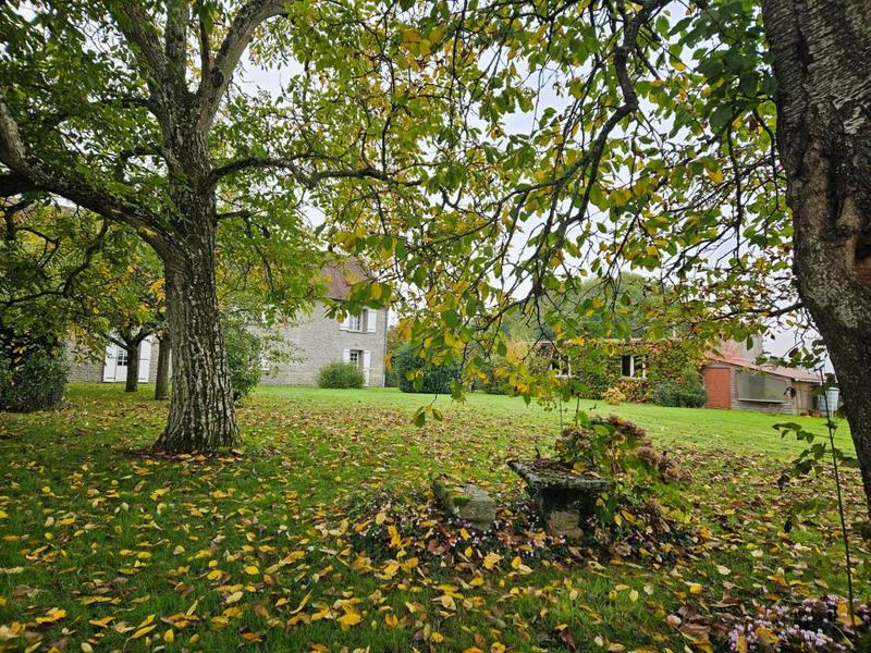 Maison - 244 m² - 9 pièces