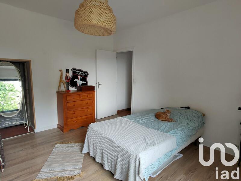 Maison - 250 m² - 9 pièces