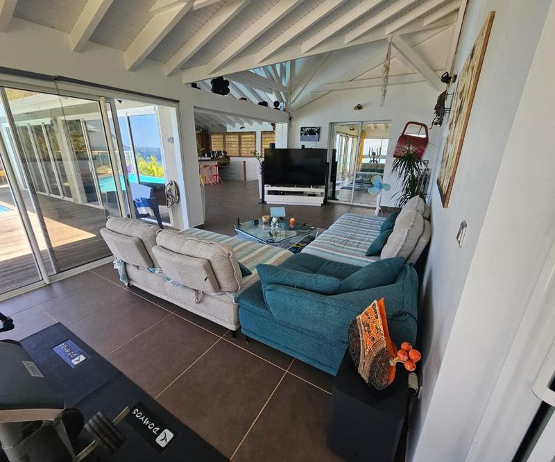 Villa - 121 m² - 8 pièces