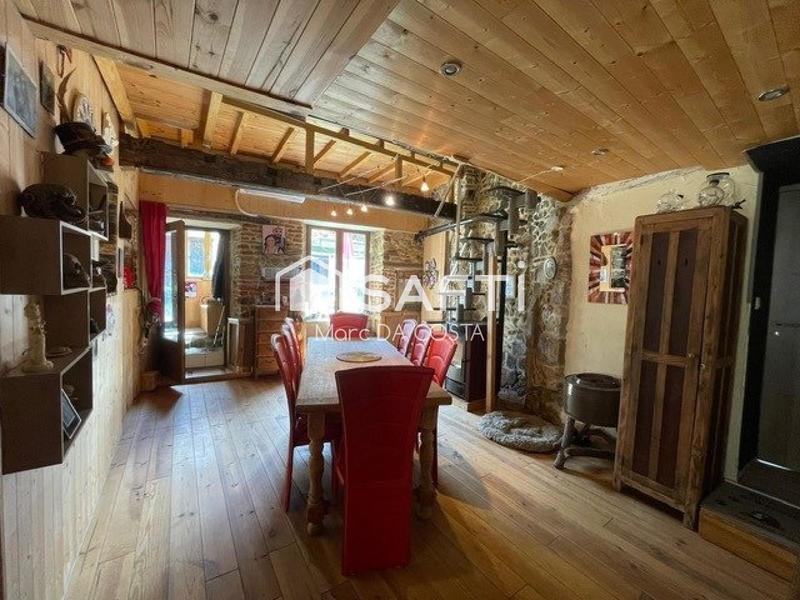 Maison - 225 m² - 10 pièces