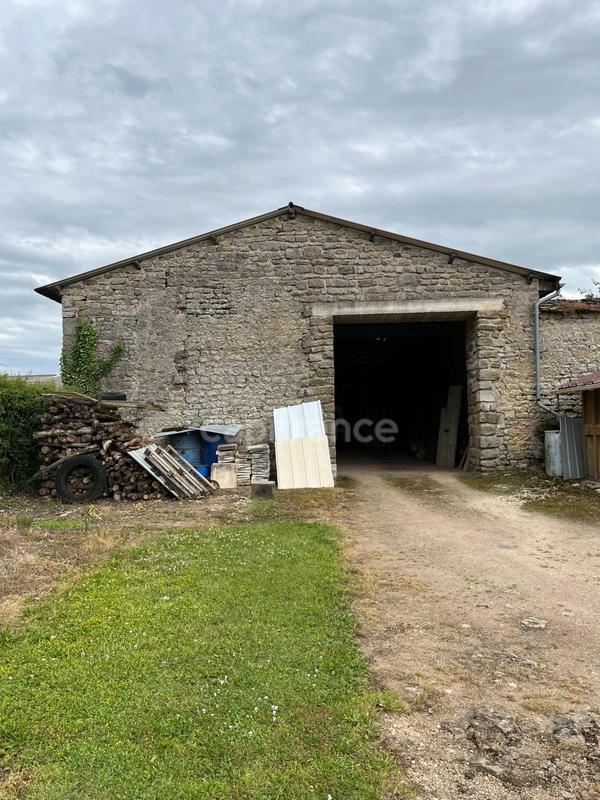 Terrain constructible - 1 975 m²