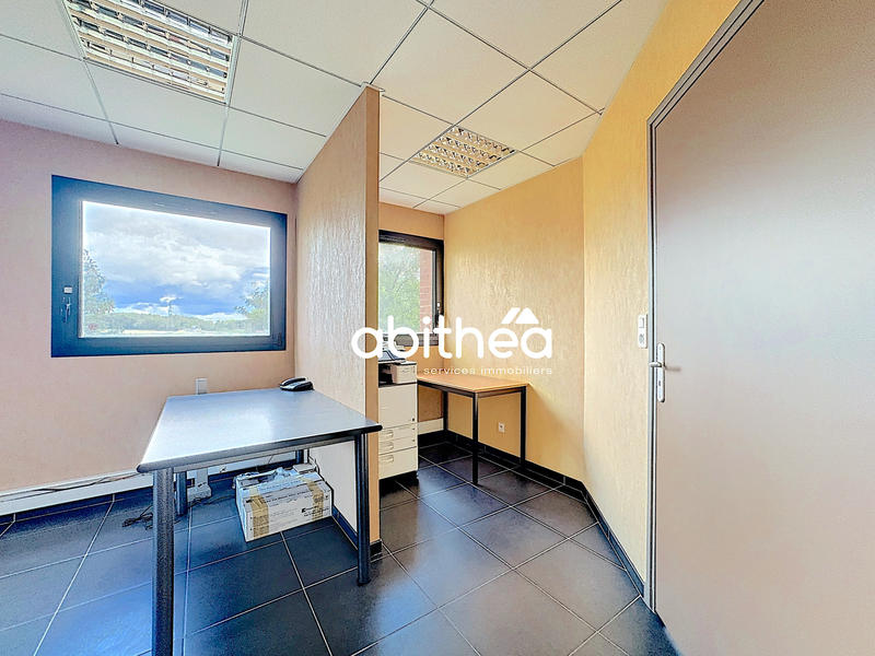 Bureau - 74 m²