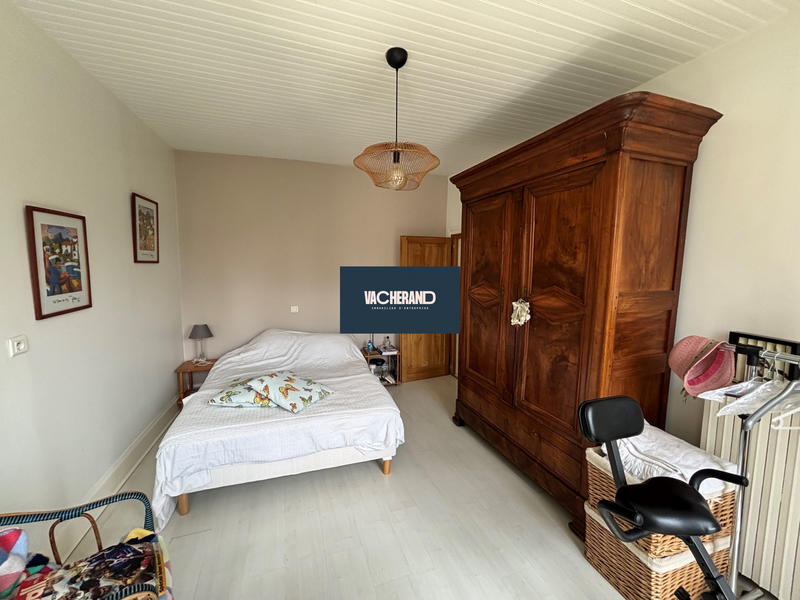 Maison - 219 m² - 9 pièces