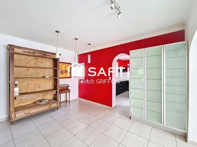 Maison - 137 m² - 8 pièces