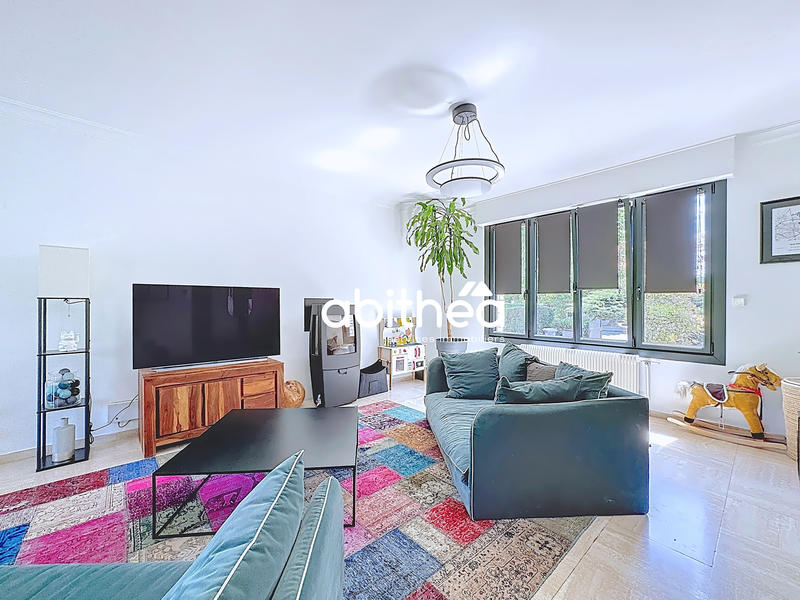 Maison - 220 m² - 9 pièces