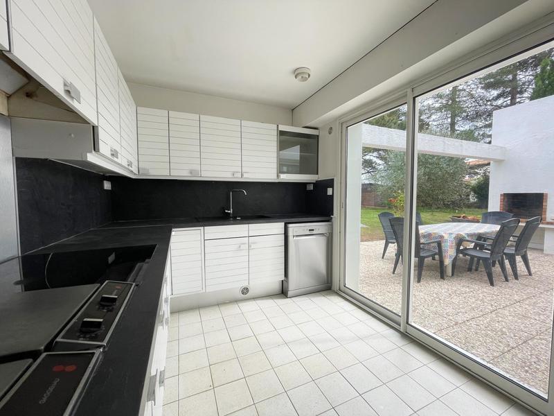 Villa - 213 m² - 6 pièces