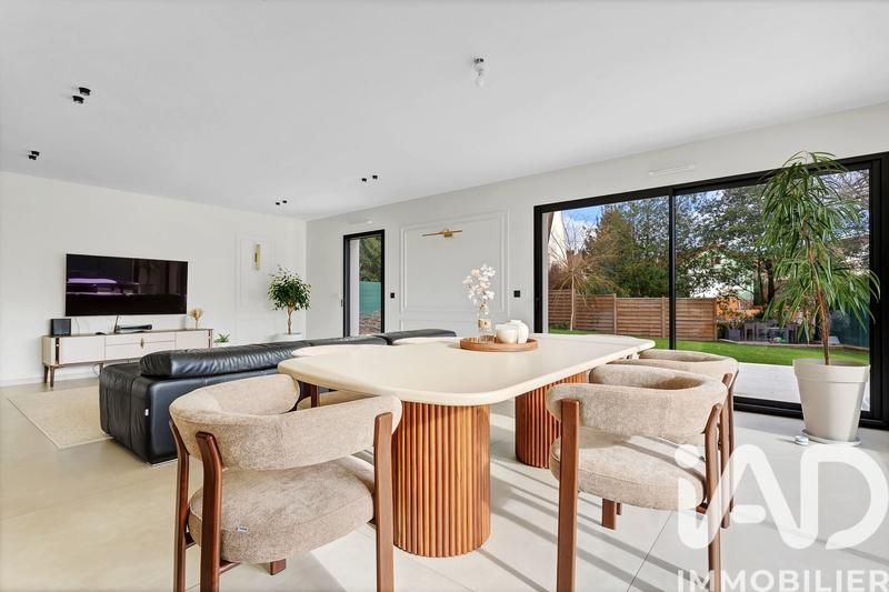 Maison de maîtres - 267 m² - 13 pièces