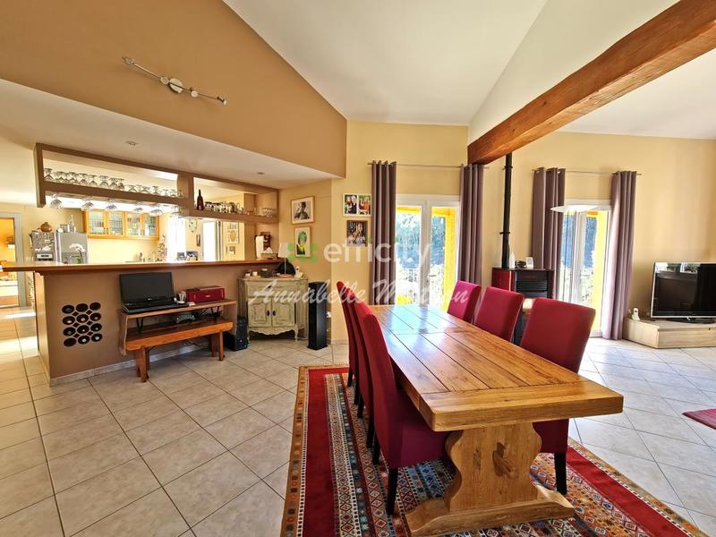 Villa - 197 m² - 6 pièces