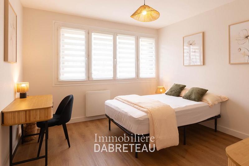 Appartement - 128 m² - 8 pièces
