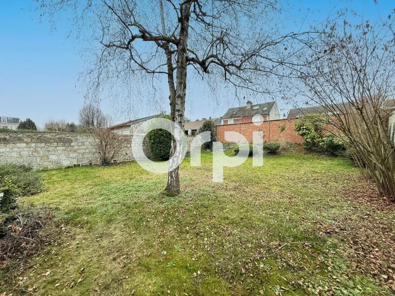 Maison - 230 m² - 8 pièces