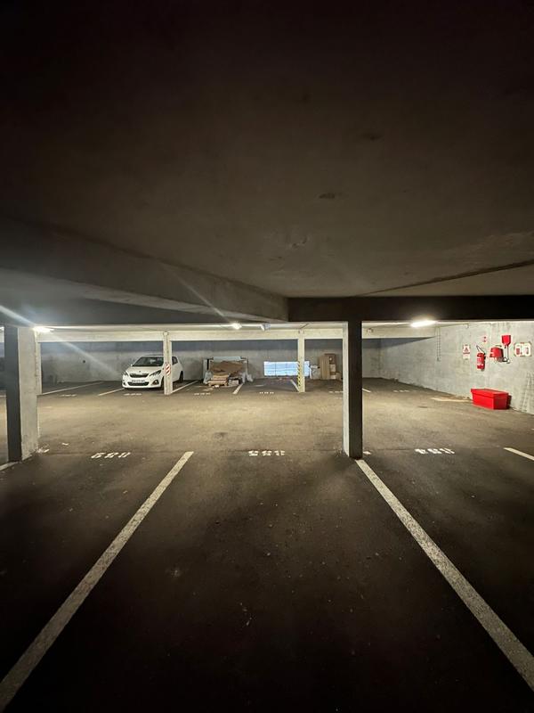 Parking / Garage - 12 m²