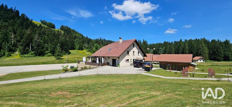 Local commercial - 645 m² - 12 pièces