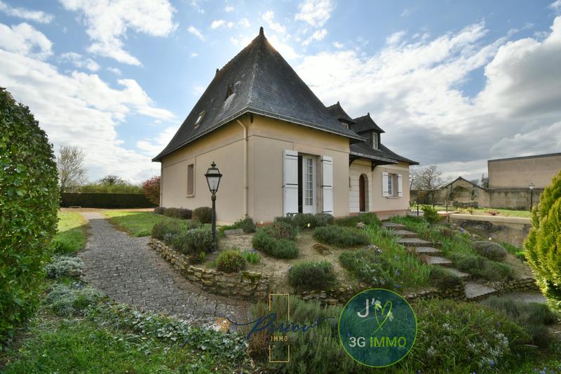 Pavillon - 195 m² - 9 pièces