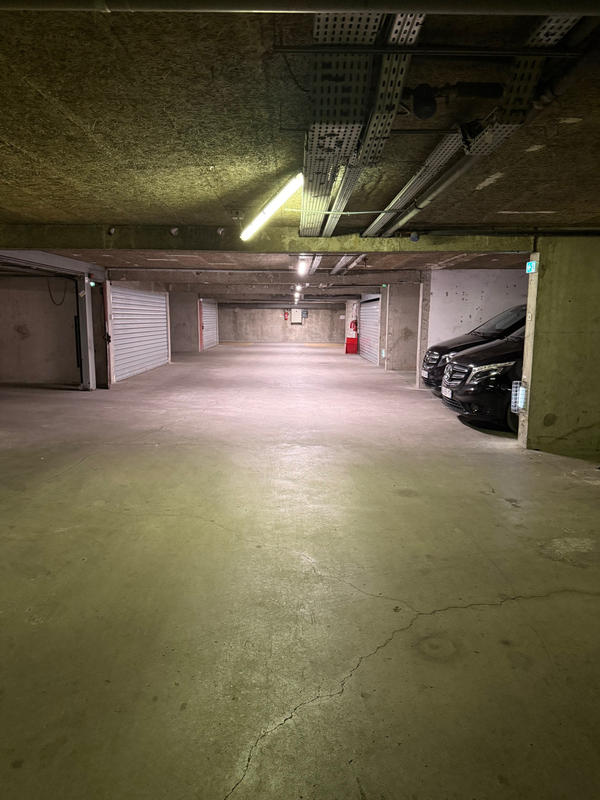 Parking / Garage - 12 m²