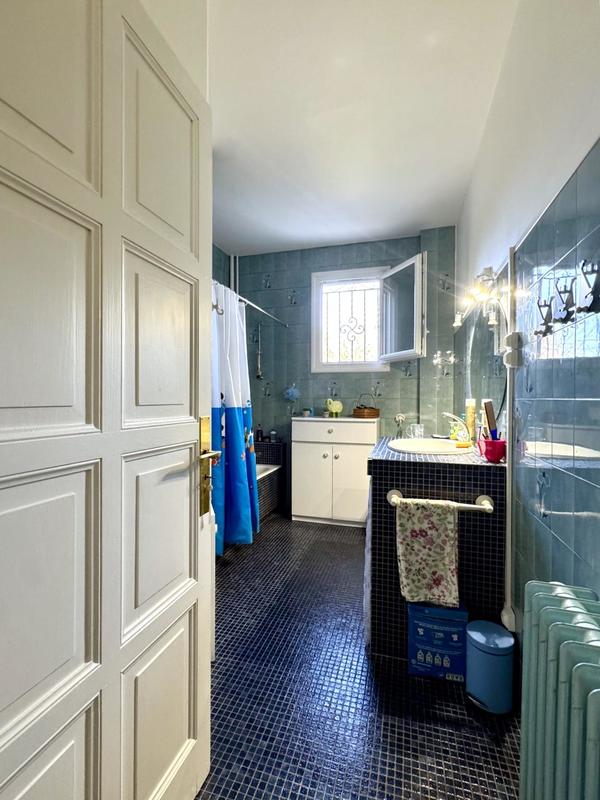 Maison - 182 m² - 7 pièces