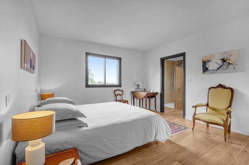 Maison contemporaine - 267 m² - 6 pièces