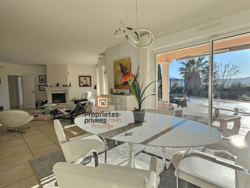 Villa - 185 m² - 7 pièces