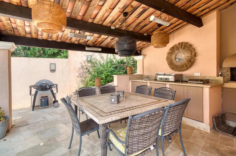 Villa - 221 m² - 5 pièces