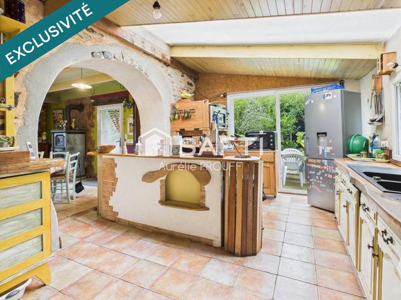 Maison - 228 m² - 9 pièces