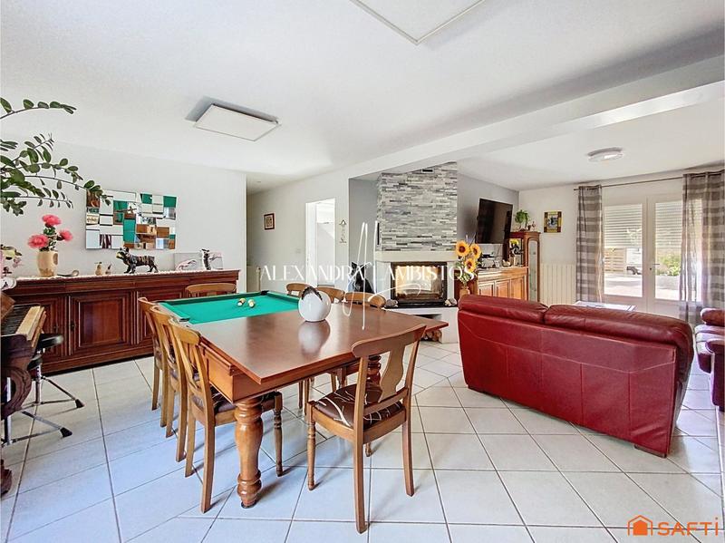 Maison - 248 m² - 10 pièces