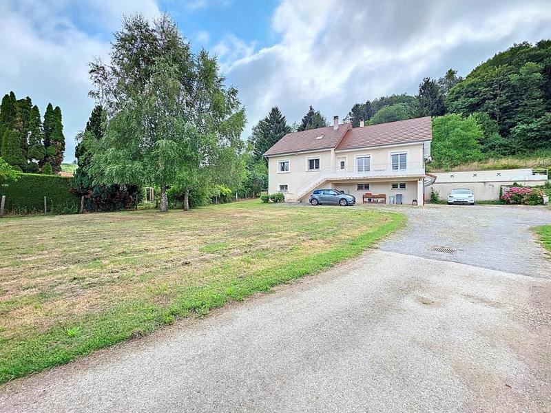 Maison - 140 m² - 5 pièces